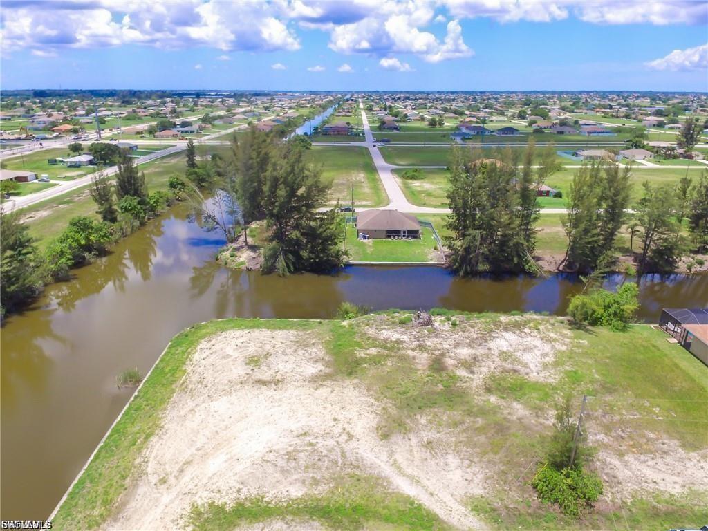 CAPE CORAL - Land