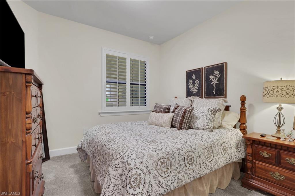 COUNTRY CLUB - Residential