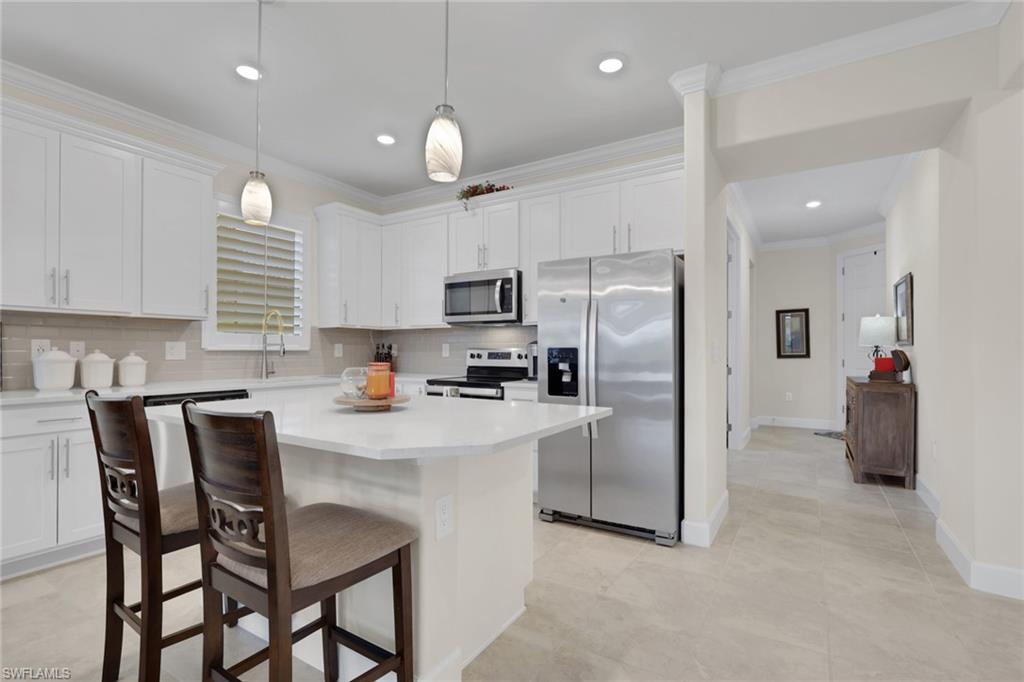 COUNTRY CLUB - Residential