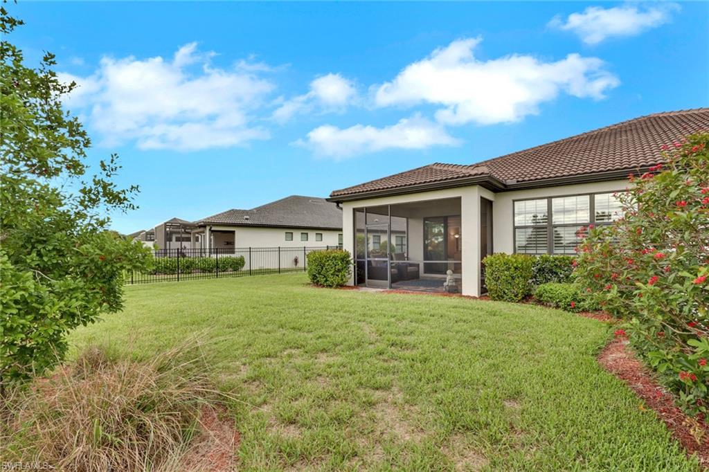 COUNTRY CLUB - Residential