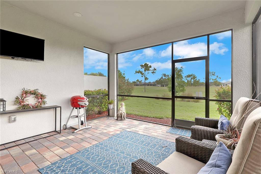 COUNTRY CLUB - Residential