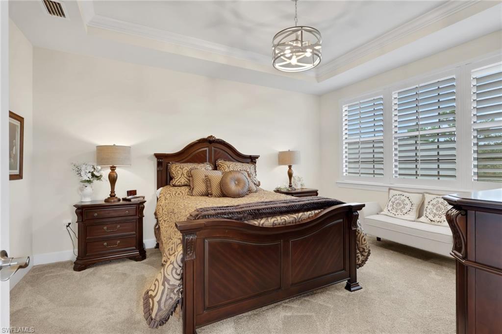 COUNTRY CLUB - Residential