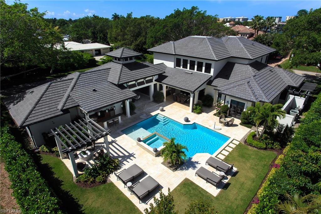 MOORINGS - Residential