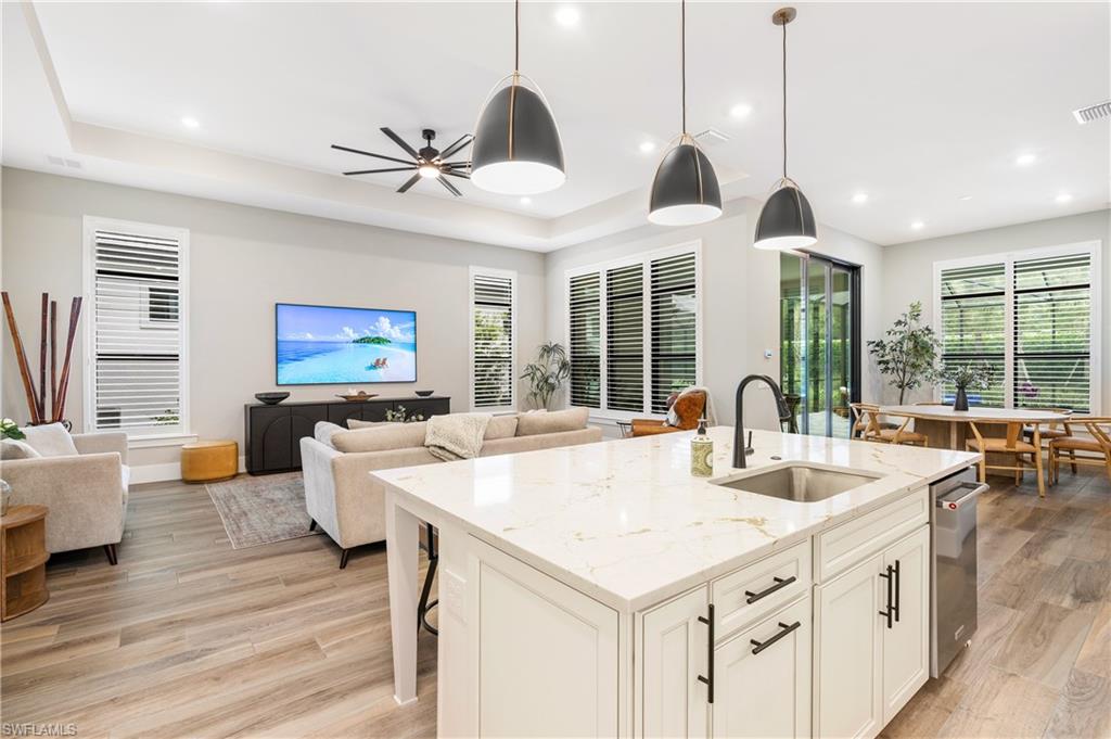 CAYMAS - Residential Lease