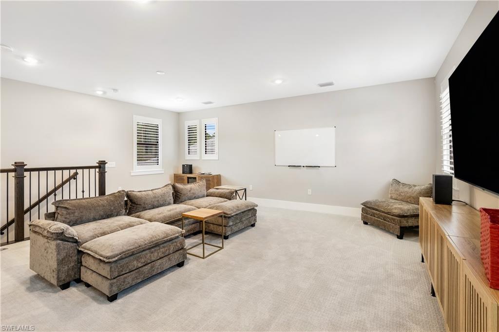 CAYMAS - Residential Lease