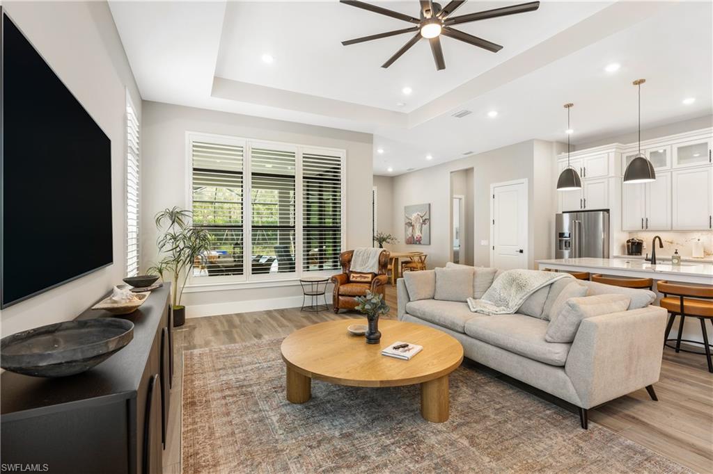 CAYMAS - Residential Lease