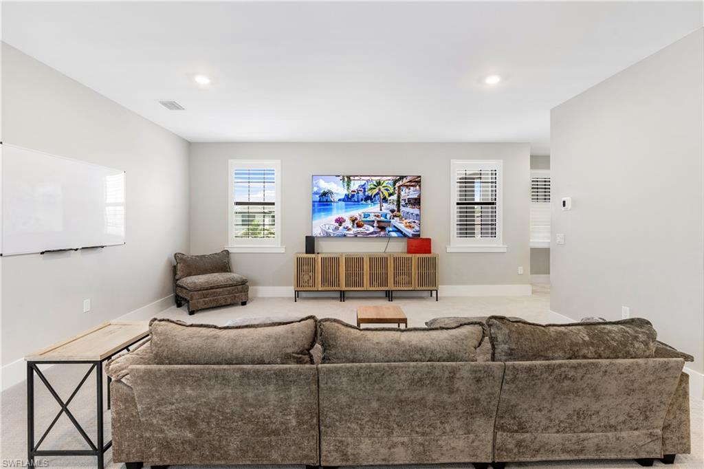 CAYMAS - Residential Lease