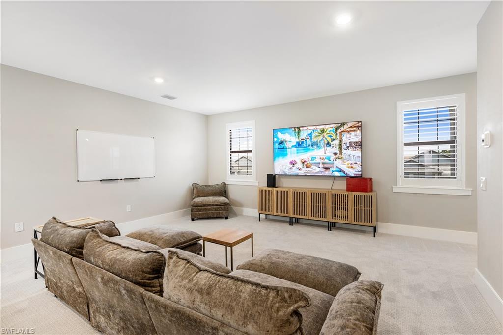 CAYMAS - Residential Lease