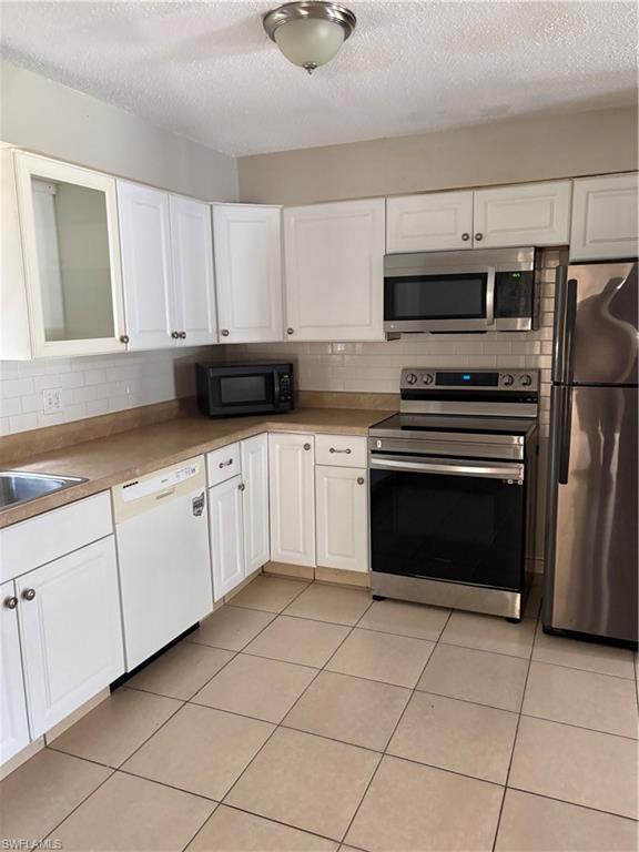 FLAGHOLE - Residential Lease