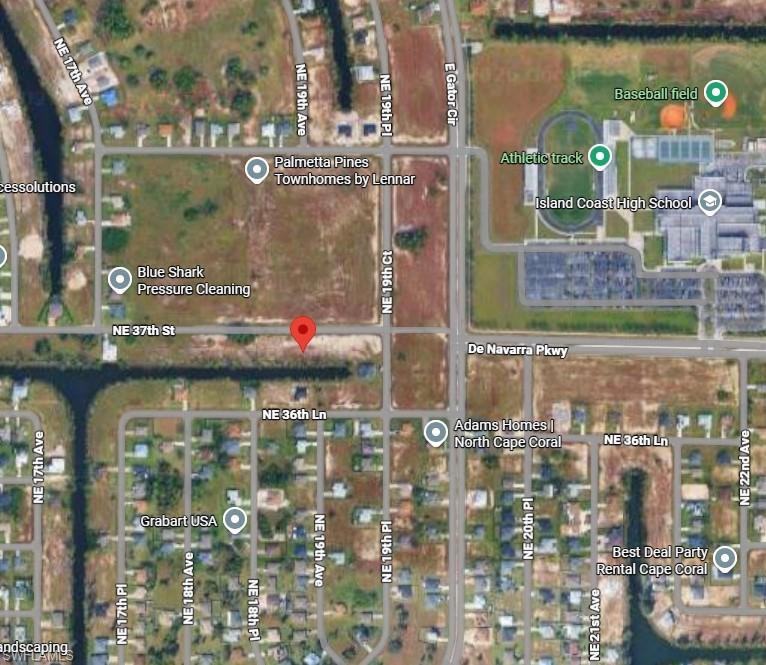 City Water Gator Circle Freshwater!   Very rare.  This lot is close to everything. . . Schools, parks, 41, restaurants, golf and more.   Build your dream home here.   Seller has a couple more on the same street if you need more land.