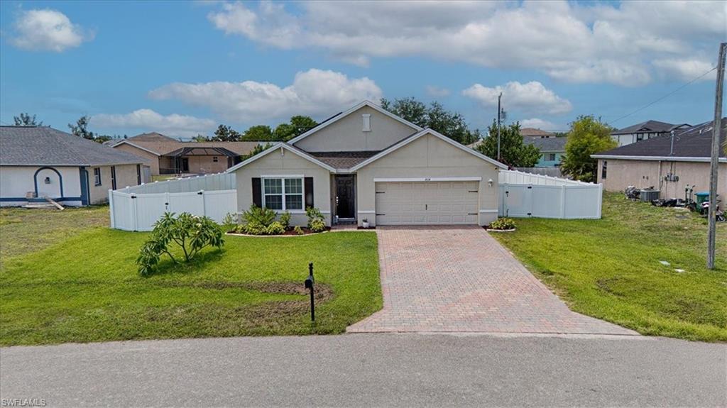 CAPE CORAL - Residential