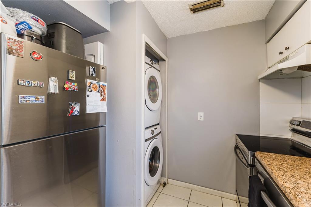 SAN CARLOS PARK - Residential Income