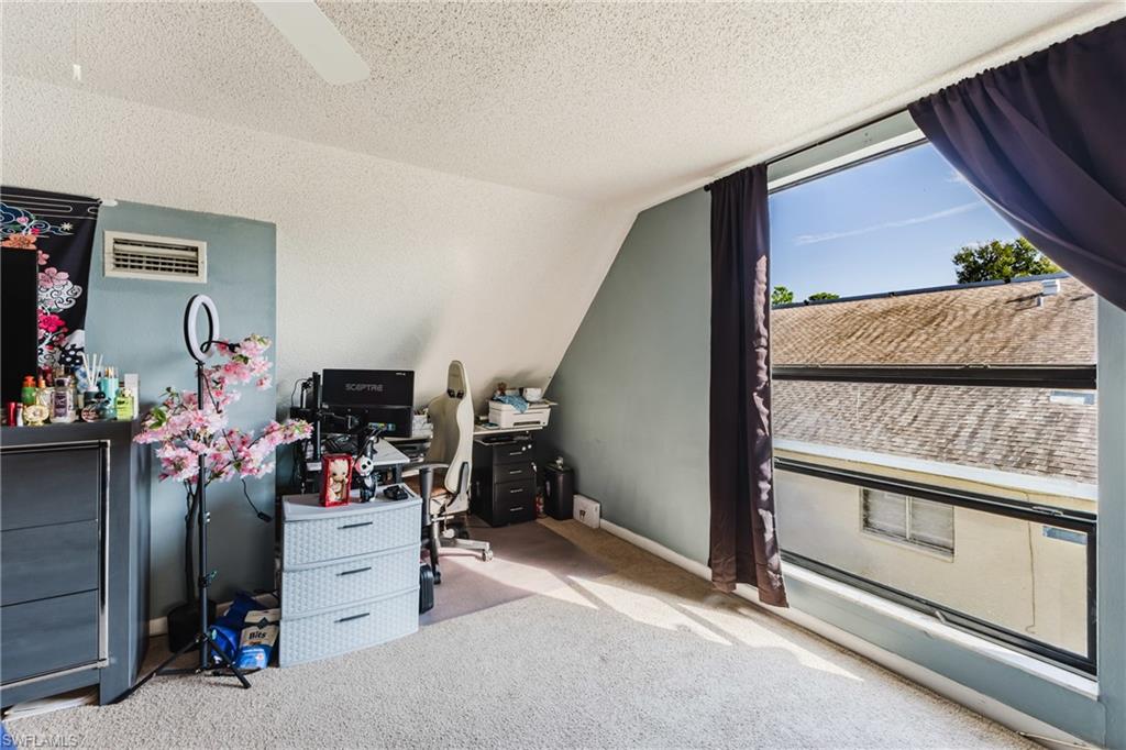 SAN CARLOS PARK - Residential Income