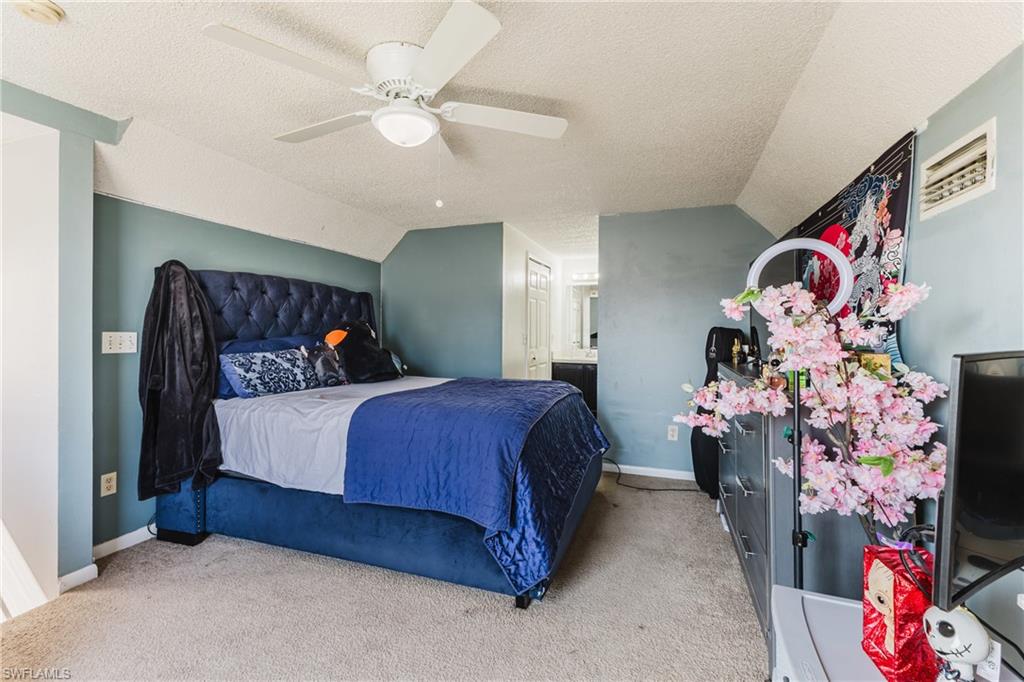 SAN CARLOS PARK - Residential Income