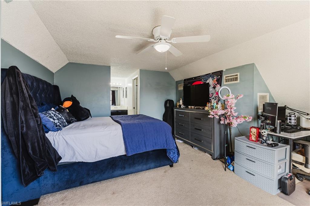 SAN CARLOS PARK - Residential Income