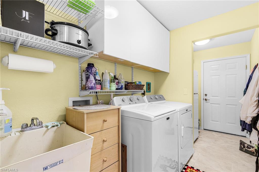 CHARLOTTE SHORES - Residential