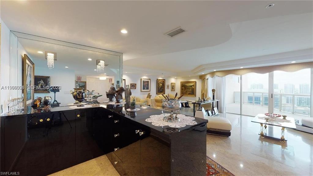 SPINNAKER CLUB CONDO - Residential