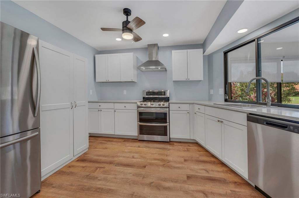 LAKEWOOD VILLAS - Residential