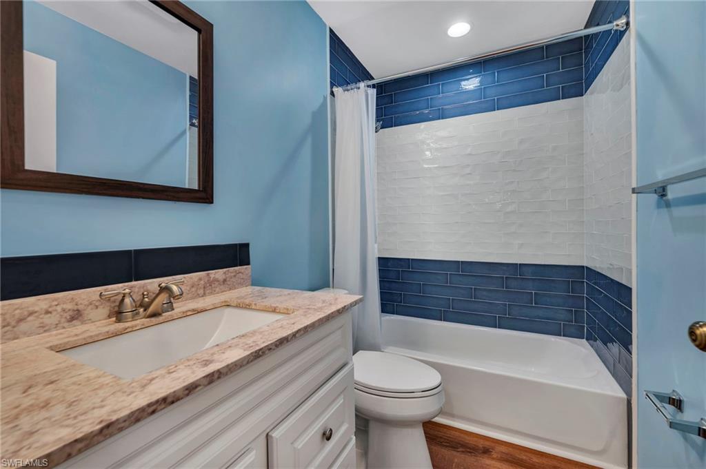 LAKEWOOD VILLAS - Residential