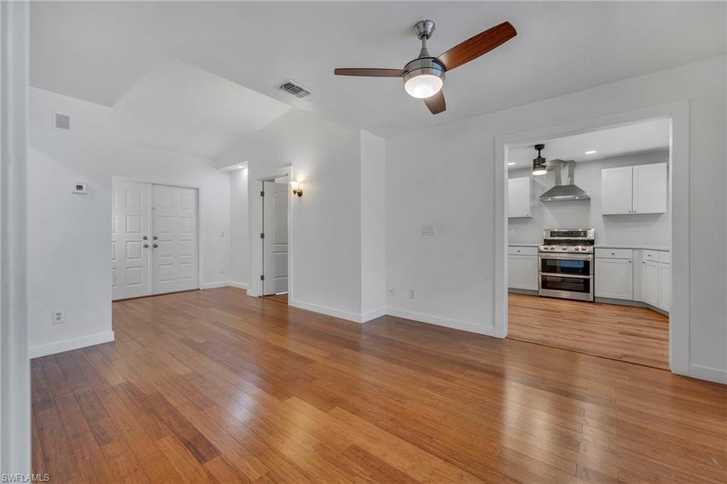 LAKEWOOD VILLAS - Residential