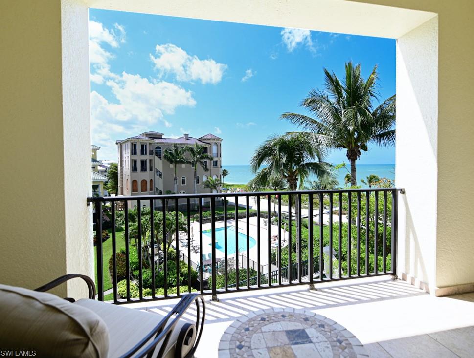 BAREFOOT BEACH - Residential