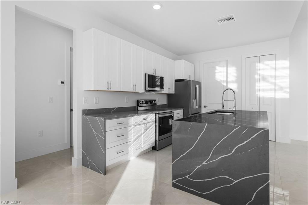 CAPE CORAL - Residential Lease
