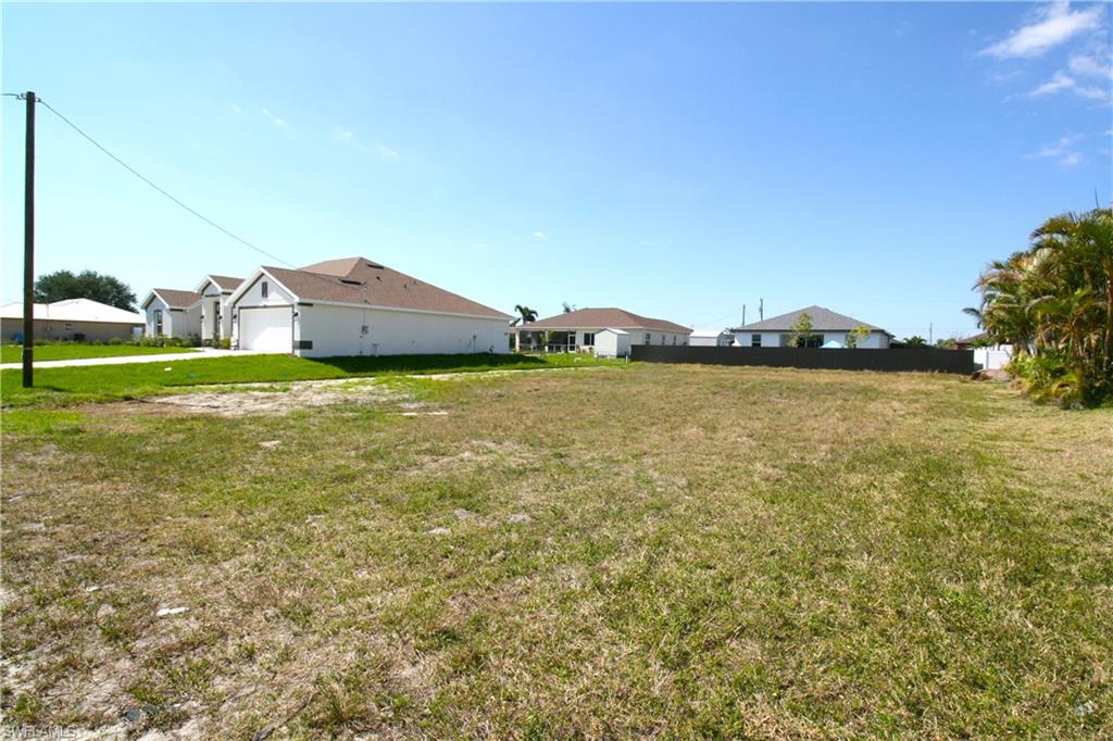 CAPE CORAL - Land