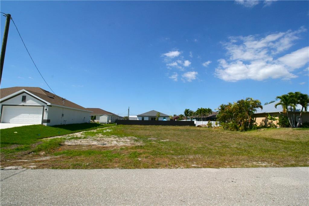 CAPE CORAL - Land