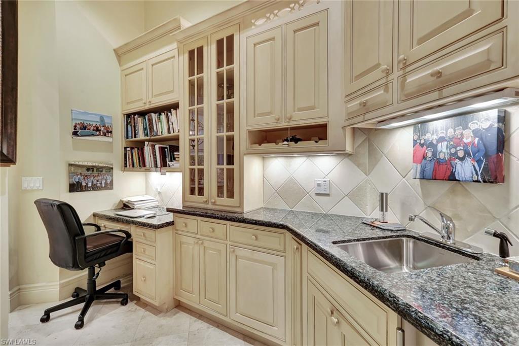 BAY COLONY SHORES - Residential