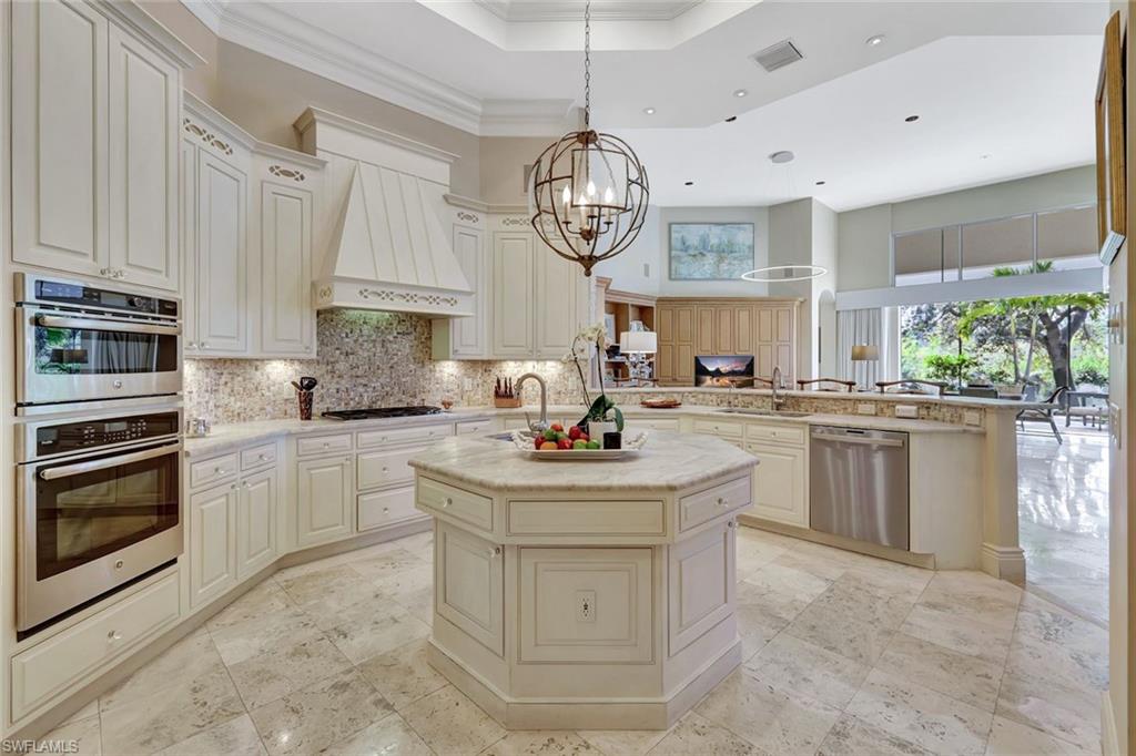 BAY COLONY SHORES - Residential