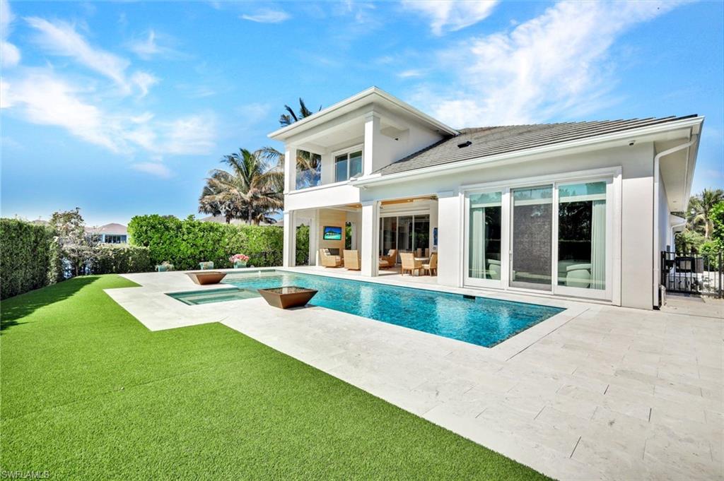 WINDWARD ISLE - Residential