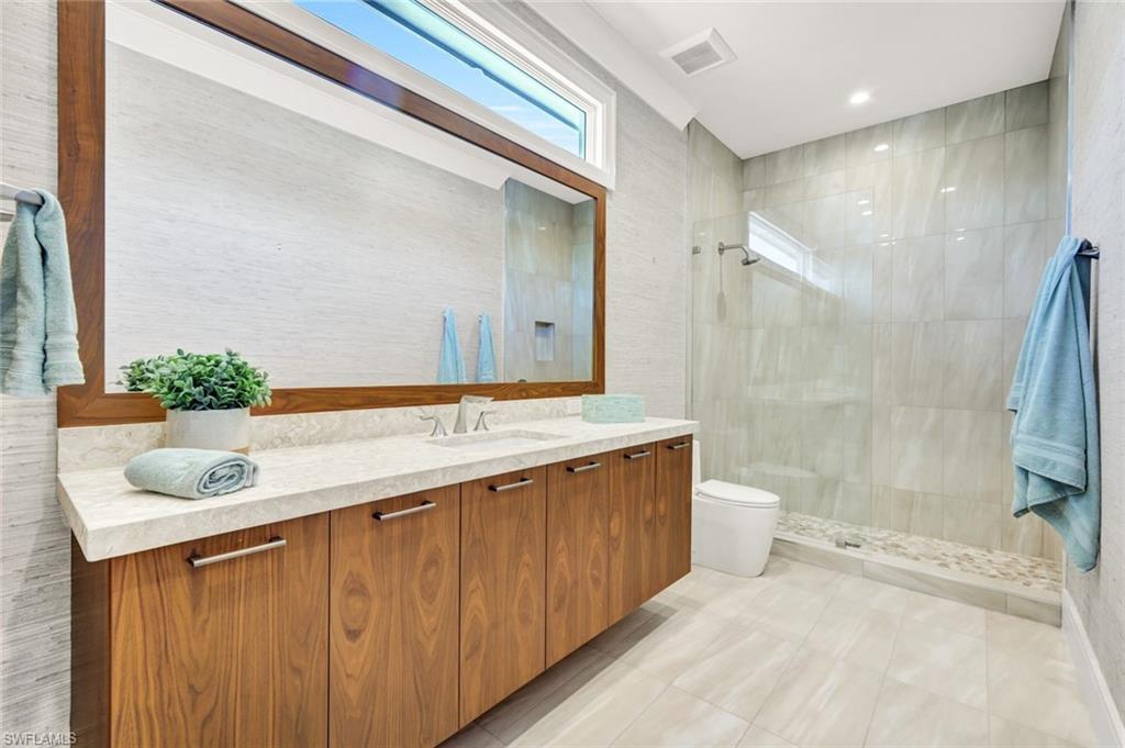 WINDWARD ISLE - Residential