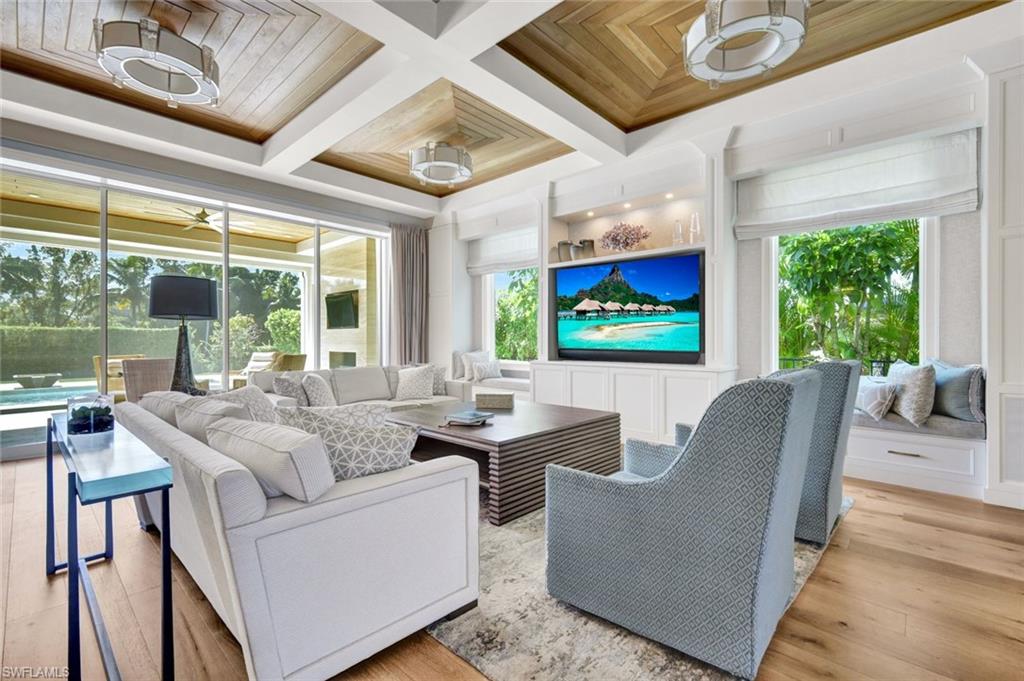 WINDWARD ISLE - Residential