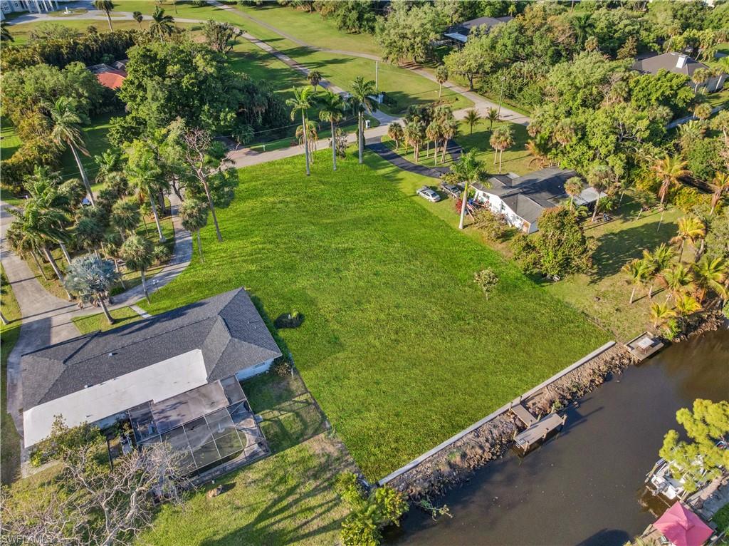 RIVER MANOR - Land