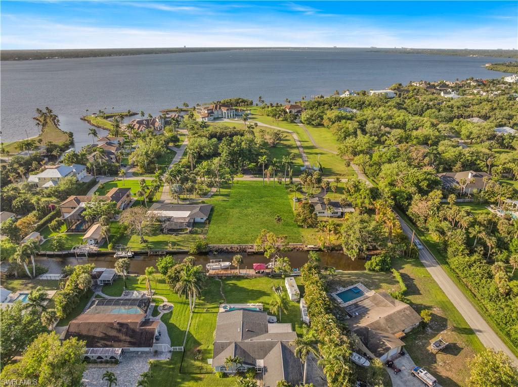 RIVER MANOR - Land