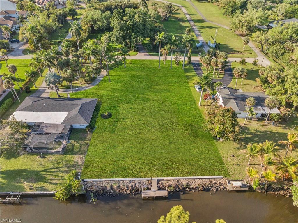 RIVER MANOR - Land