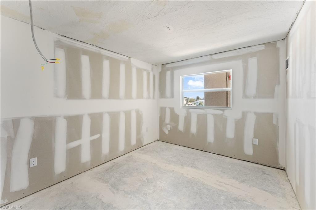 SMUGGLERS COVE CONDO - Residential