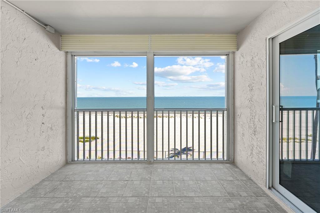 SMUGGLERS COVE CONDO - Residential