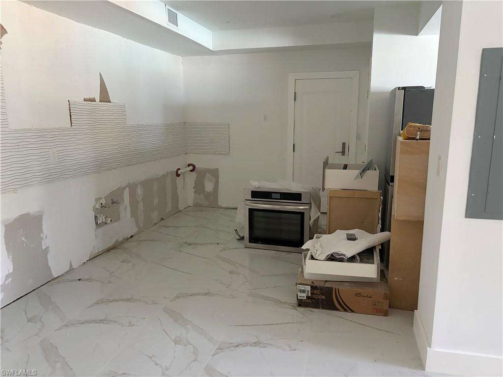 IMPERIAL CLUB - Residential