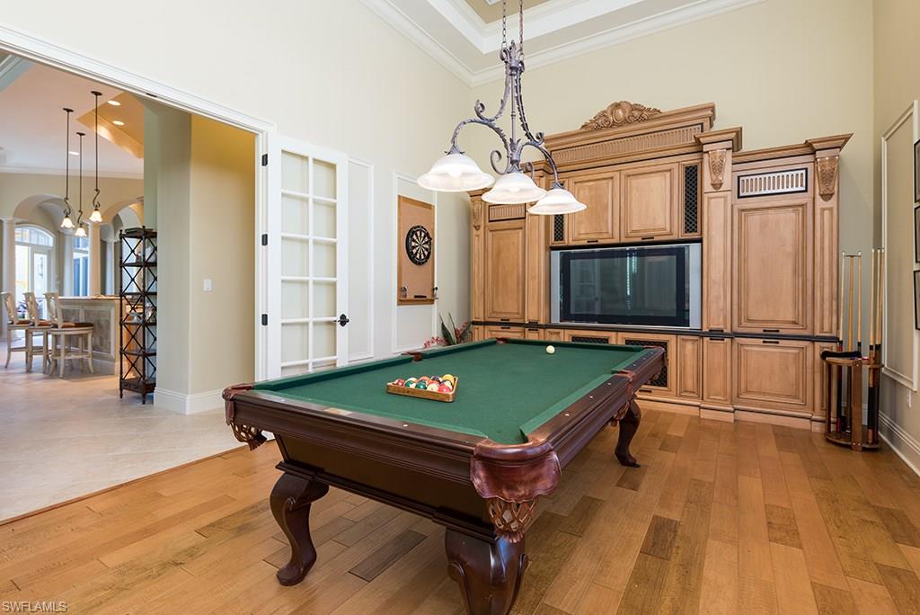 LIVINGSTON WOODS - Residential