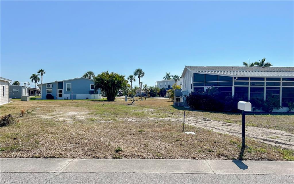 BAYSIDE ESTATES - Land
