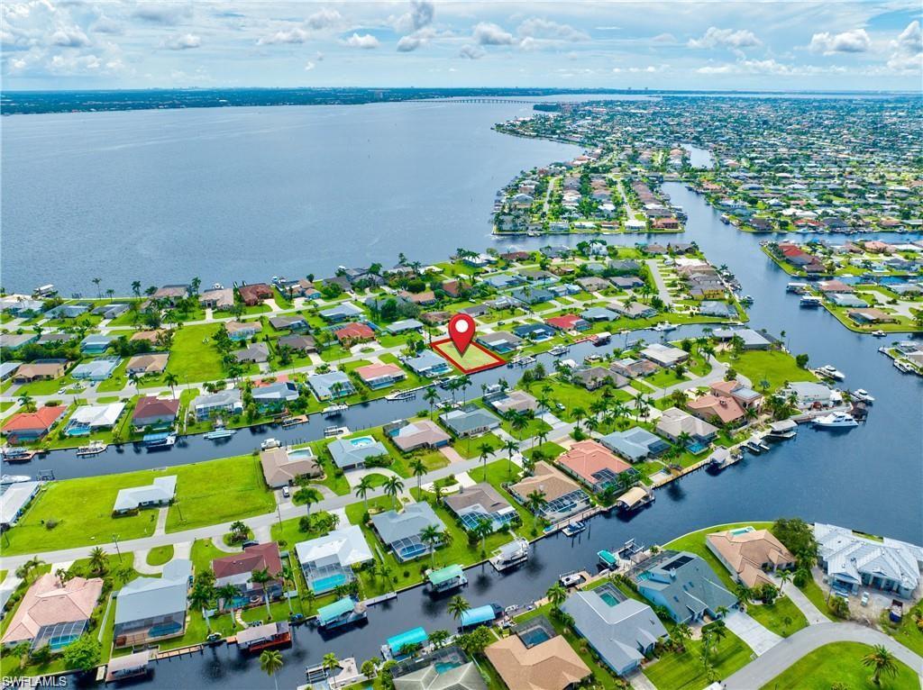 CAPE CORAL - Land