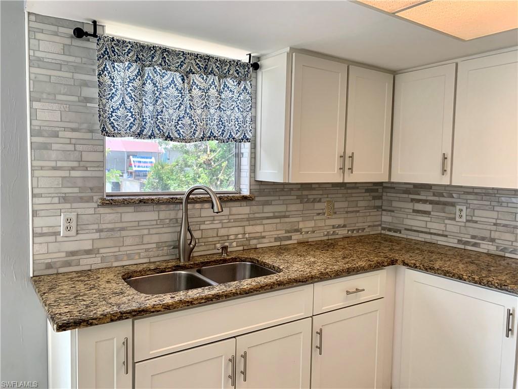 SAN CARLOS PARK - Residential