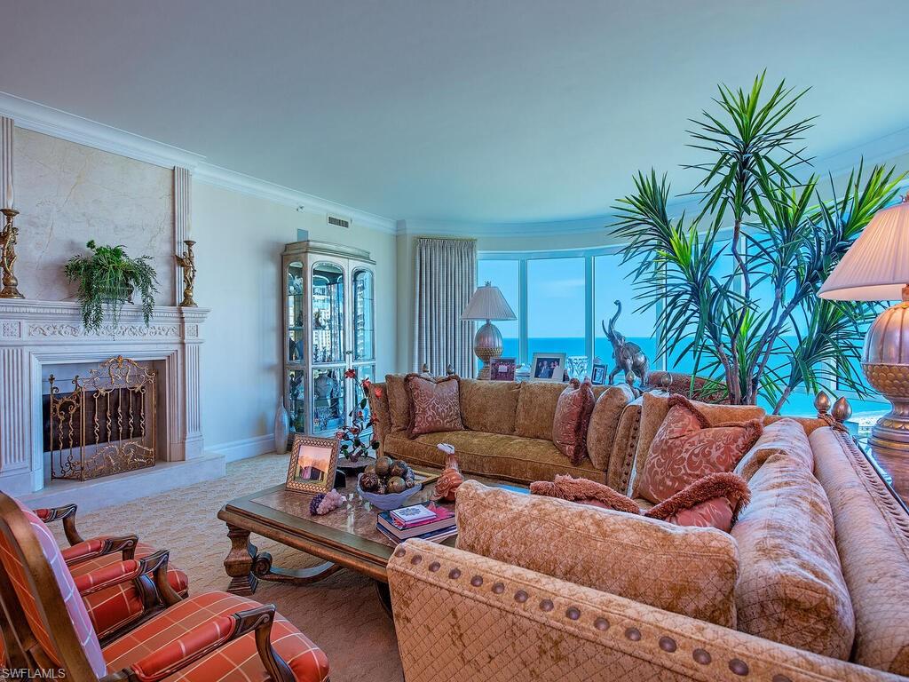 REGENT - Residential