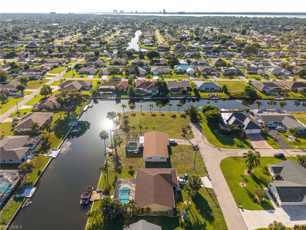 CAPE CORAL - Land