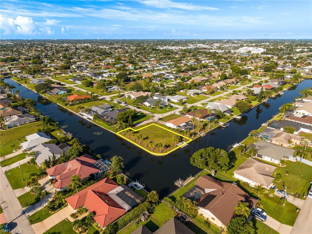 CAPE CORAL - Land
