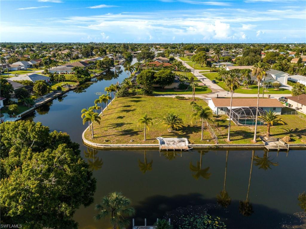 CAPE CORAL - Land