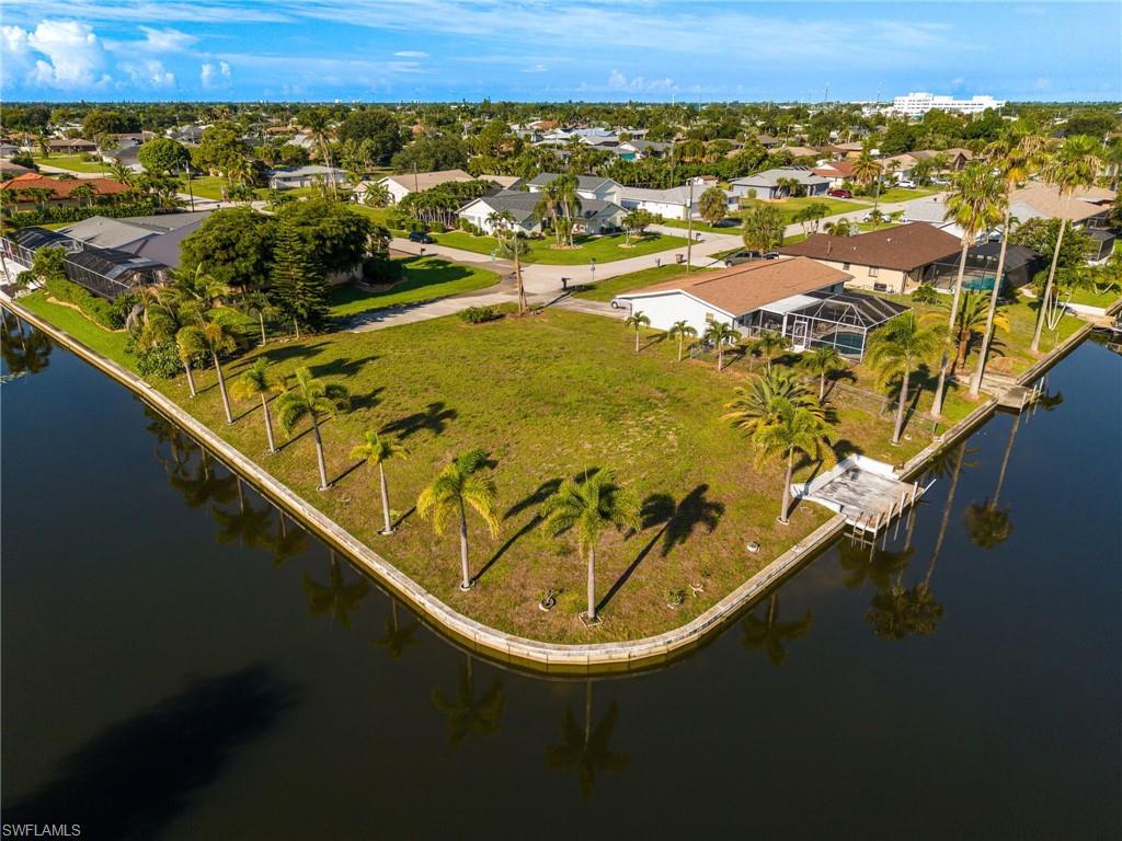 CAPE CORAL - Land