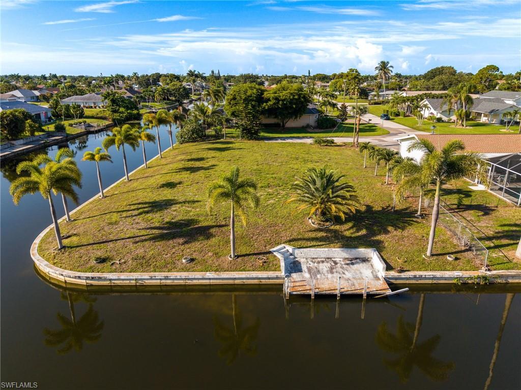 CAPE CORAL - Land