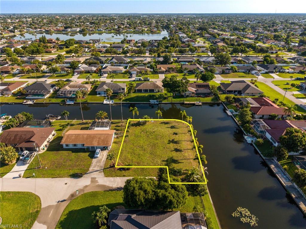 CAPE CORAL - Land